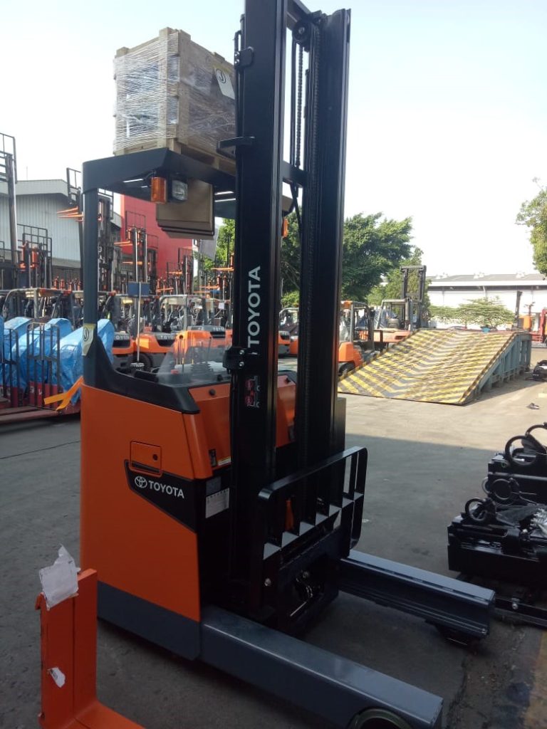 The current image has no alternative text. The file name is: FORKLIFT-REACH-TRUCK.jpg